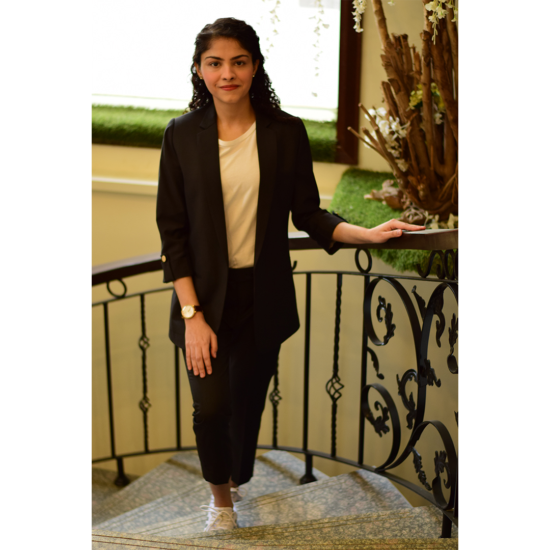 The Classic Fitted Blazer – Timeless Workwear Elegance - Image 4